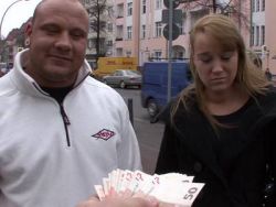 Das willige Pärchen fickt für Geld vor der Kamera