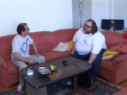 Die beiden BItches präsentieren sich richtig geil vor der Kameralinse