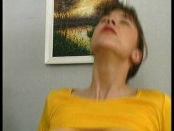 Sein dicker Pimmel fickt ihre nasse Möse