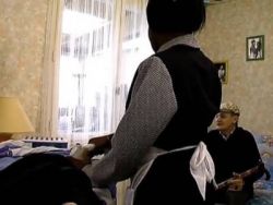 Beim Triosex verschlingt die Ebony steife Pimmel