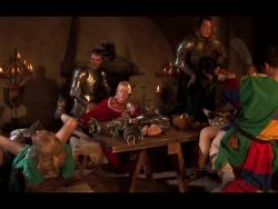 Die vielen Kerle und Frauen rammeln in der Gruppe miteinander