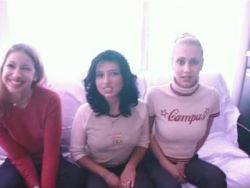 Die drei Girls haben geile glatt rasierte Muschis